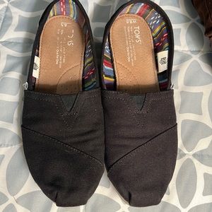 Toms slip on 8.5 black